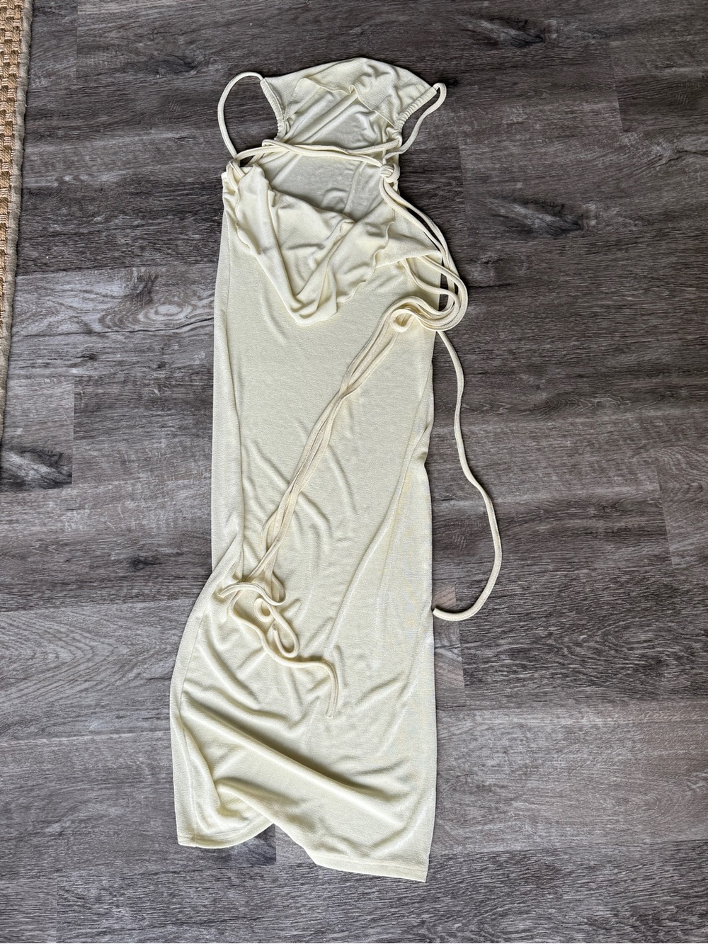 Elegant Off-White Maxi Dress Open Back - Picture 4 of 5